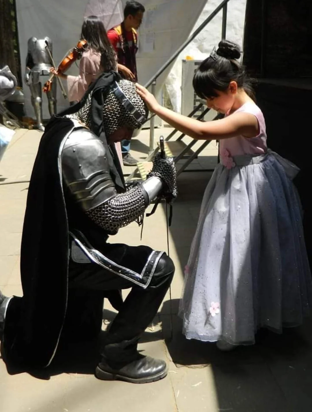 Caballero y niña
